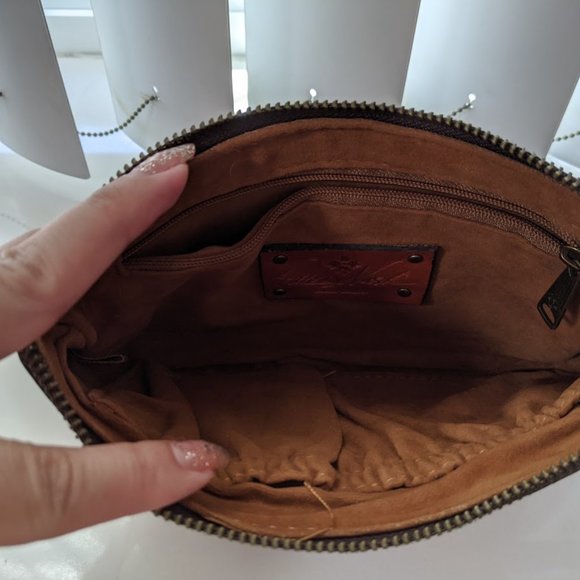 Patricia Nash brown map leather wristlet - Picture 4 of 5